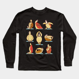 Turtle doing Yoga Funny Long Sleeve T-Shirt